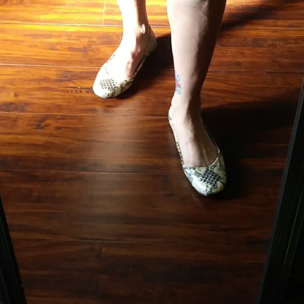 Shoes - Picture 2 of 4